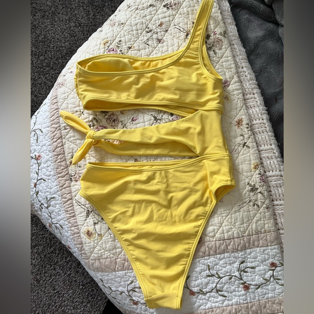 Abercrombie and fitch swimsuit